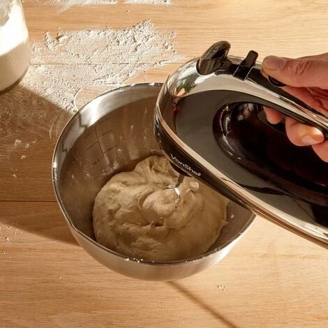 VonShef Professional 300W Hand Mixer, Black, Includes Chrome Beaters, Dough Hooks, Balloon Whisk + 5 Speed With Turbo Button 6 VonShef Professional 300W Hand Mixer, Black, Includes Chrome Beaters, Dough Hooks, Balloon Whisk + 5 Speed With Turbo Button - Image 4